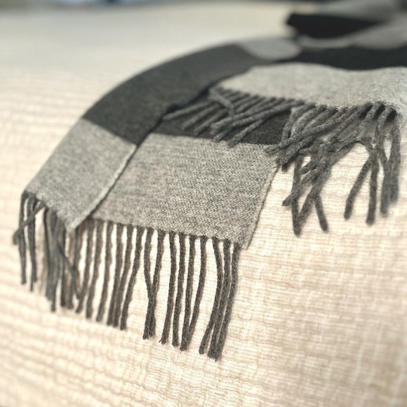 Express striped wool scarf - Picture 2 of 5